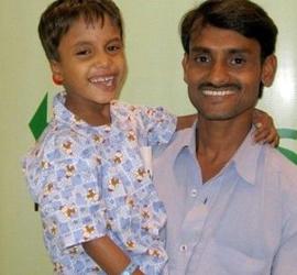 印度‘章鱼男孩’的微笑