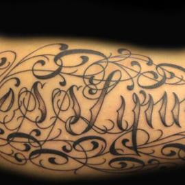 超酷的字母文字纹身