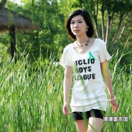 夏日的清新气息-短发美女