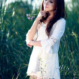 清秀甜美的小鸟依人