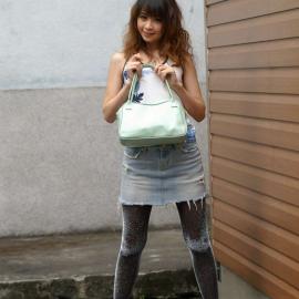 闪亮丝袜甜甜美少女