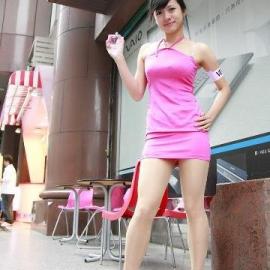 台湾电玩美少女KAKA的搞怪照片
