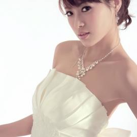 气质甜美的婚纱美人
