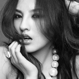 野性十足的惊艳美模