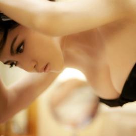 潘霜霜性感写真 完美露半球