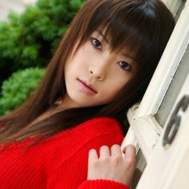 runa熟妇后花园激情自拍