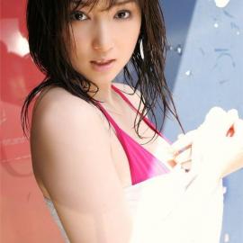 浴室美女喷头互动激情湿身