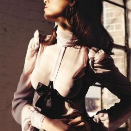 尼霍恩笋出镜塔蒂Cotliar杂志