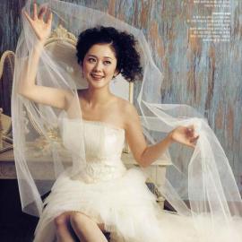 可爱张娜拉的婚纱照片