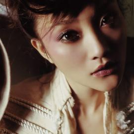 李小璐性感写真迷离绽放(图)