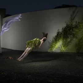 Julia Fullerton-Batten：道不尽的虚实梦幻