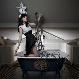 巴黎摄影师Elene Usdin《Amusement magazine》作品