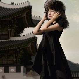 高圆圆优雅演绎《时尚芭莎》2011开年大片