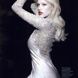 超模Ashley Smith 演绎《Numero》杂志2010年11月号大片