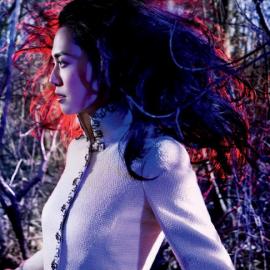 姚女王又临中国版《VOGUE》