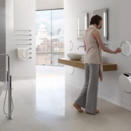 嵌入墙内的垃圾桶与纸巾盒