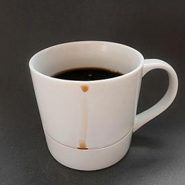 不会弄脏桌面的咖啡杯