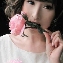 令人着迷的娃娃脸小龙女