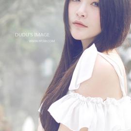 春暖花开小美人游花园