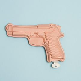 让你充满安全感的手枪热水袋