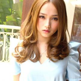 惹人怜爱的邻家女孩