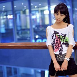 美丽清醇的街拍女孩刘子淇