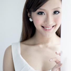 温文可爱的新晋模特陈静