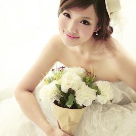 矫情可爱的幸福新娘子