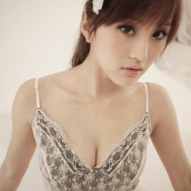 ONLINE游戏代言纯真少女