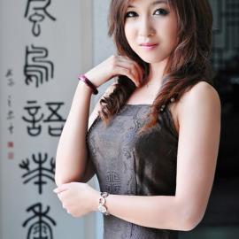 知茶趣的大美人