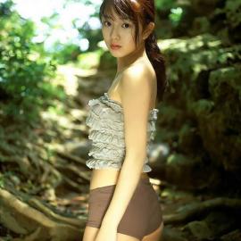 青葱山间少女的茶道