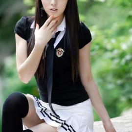 韩国美女家中穿白T恤好有味道