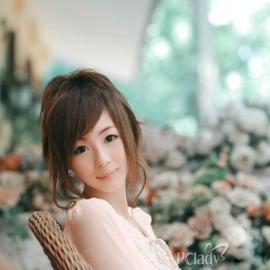 她的脸孔似曾相识