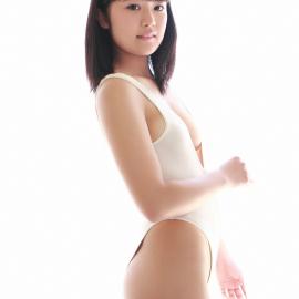 娃娃脸的性感美女沐浴泡泡