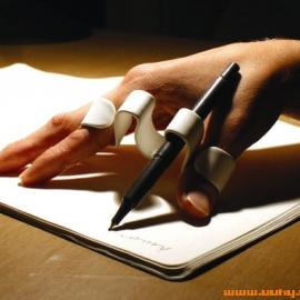 Slip Grips帮助手部不便的人们