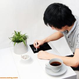 华容道拼图桌子：Talkative Table