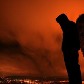 26张超有创意的自画像照片