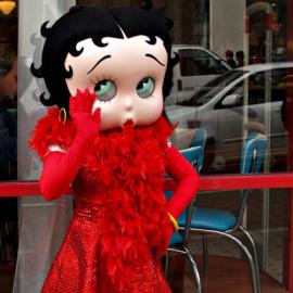 35张精彩的贝蒂娃娃照片