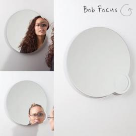 带放大镜的化妆镜