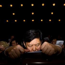 外国摄影师眼中戏剧化的“两会”