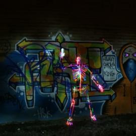 骷髅的摇滚集会——Janne  Parviainen光影涂鸦