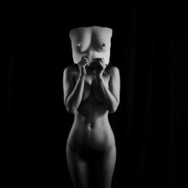身体的偏执 – 人体艺术摄影师陈维钟