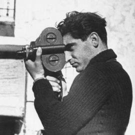Robert Capa从未发表的彩色照片展出