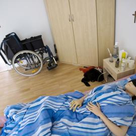 纪实：离婚后，他选择和充气娃娃共度余生