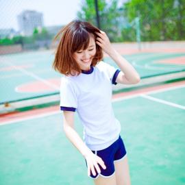 皙皙的运动服写真