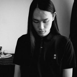 九口走召：站在她和她们之间的情摄者