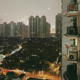 深夜出门的女摄影师会拍什么？