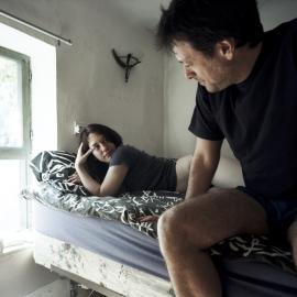 他们滚了床单，却不认识彼此