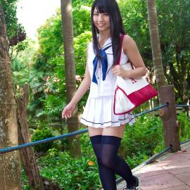 日系制服劈腿美少女