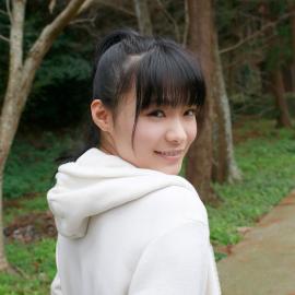 全日制女校Ayu Makihara